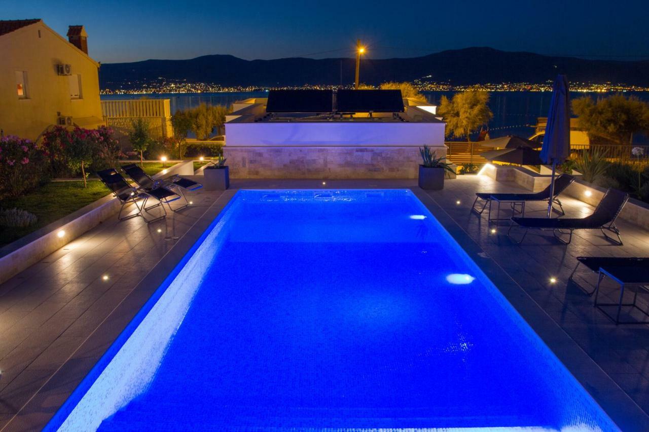 Luxury Poolside Villa Слатине Екстер'єр фото