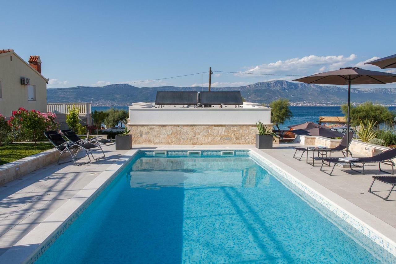 Luxury Poolside Villa Слатине Екстер'єр фото